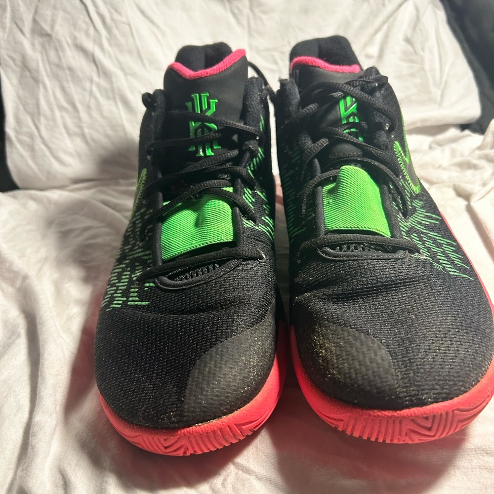 Kyrie Irving Flytrap Hyper Pink - image 3